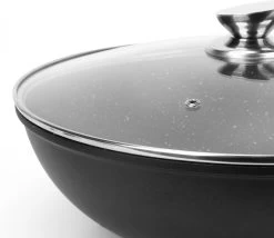 Swiss Pro+ - Marmeren Wokpan - Ø 30 Cm - Geschikt Voor Alle Warmtebronnen -Kookpannen Verkoopwinkel 1200x1038 1