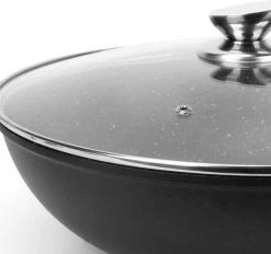 Cheffinger | Luxe Wokpan Met Deksel | 36CM | Alle Warmtebronnen | Oriental -Kookpannen Verkoopwinkel 1200x1127