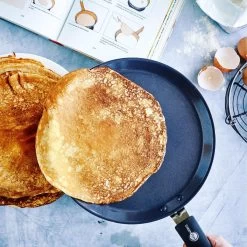 GreenPan Essentials Pannenkoekenpan 24cm - Zwart - Inductie - PFAS-vrij 21 GreenPan Essentials Pannenkoekenpan 24cm - Zwart - Inductie - PFAS-vrij -Kookpannen Verkoopwinkel 1200x1200 409