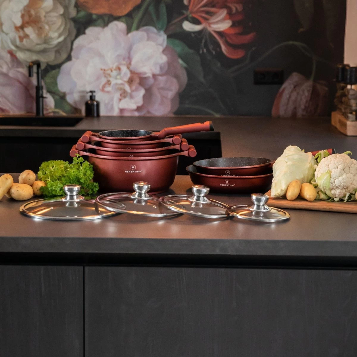 Herenthal Pannenset Inductie - Luxe 10-delige Koekenpan Inductie - Voor Alle Warmtebronnen - Pannen Met Glazen Deksels En Koudgrepen - Burgundy 6 Herenthal Pannenset Inductie - Luxe 10-delige Koekenpan Inductie - Voor Alle Warmtebronnen - Pannen Met Glazen Deksels En Koudgrepen - Burgundy - Afbeelding 6