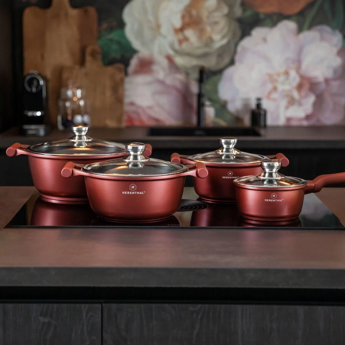 Herenthal Pannenset Inductie - Luxe 10-delige Koekenpan Inductie - Voor Alle Warmtebronnen - Pannen Met Glazen Deksels En Koudgrepen - Burgundy 8 Herenthal Pannenset Inductie - Luxe 10-delige Koekenpan Inductie - Voor Alle Warmtebronnen - Pannen Met Glazen Deksels En Koudgrepen - Burgundy - Afbeelding 8