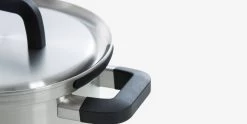 BK Flow Cool Pannenset - 4-delig – RVS Deksels - Veilig Afgietsysteem - Geschikt Voor Alle Warmtebronnen -Kookpannen Verkoopwinkel 1200x601 2
