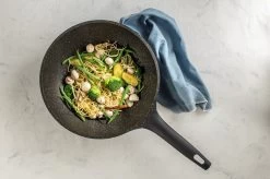 Sola Wokpan Fair Cooking - Ø 30 Cm - Zwart/wit - Aluminium - Antiaanbaklaag -Kookpannen Verkoopwinkel 1200x799 20