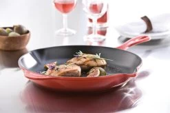 Le Creuset - Gietijzeren Ronde Skillet In Kersenrood 23cm -Kookpannen Verkoopwinkel 1200x799 52