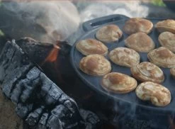 The Windmill Poffertjespan 30 Cm Gietijzer 2,3 Kg Zwart 16 The Windmill Poffertjespan 30 Cm Gietijzer 2,3 Kg Zwart -Kookpannen Verkoopwinkel 1200x884