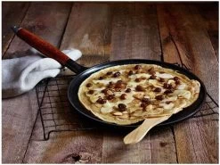 Staub Flensjespan - Houten Steel - 28 Cm - Zwart -Kookpannen Verkoopwinkel 1200x901 3