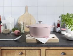 BK Bourgogne Braadpan Ø 24 Cm - Roze - Gietijzer - Inductie -Kookpannen Verkoopwinkel 1200x912 1